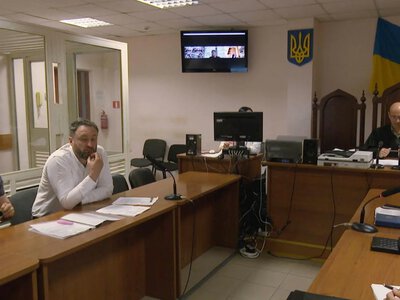 Суд в очередной раз отложил подготовительное заседание по делу обвиняемых в халатности врачей Odrex из-за неявки адвоката