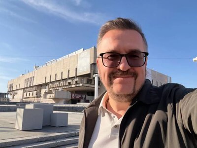Александр Пономарёв впервые показал возлюбленную, которая младше него на 17 лет
