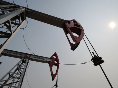 Мировые цены на нефть рухнули до мартовских показателей: в чем причина