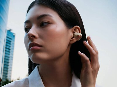 Sennheiser представила ACCENTUM Clip: открытые наушники в формате клипсы