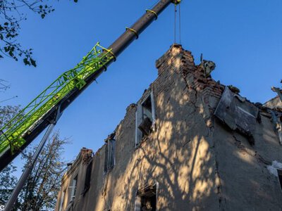 В Харькове КАБ попал в жилой дом: есть пострадавшие, под завалами дома обнаружили тело человека