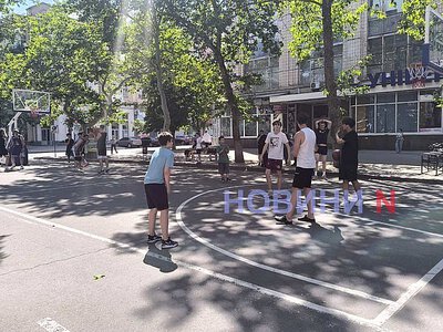 На главной пешеходной улице Николаева провели соревнования по стритболу