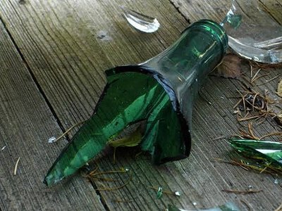 В Харькове мужчина порезал людей в киоске