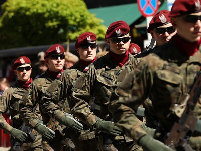 Більшість поляків не готові боронити Польщу - опитування