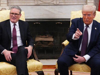 Провалился в двух вопросах: Трамп намекает на отставку британского премьера Стармера (фото)