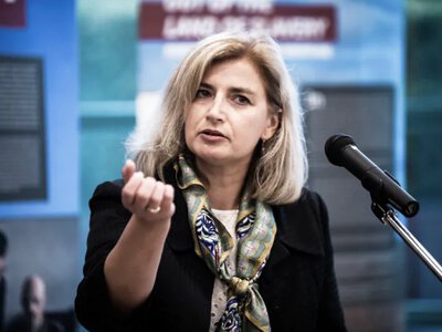 У Навроцкого назвали оскорблением отправку курьером через Новую почту отозванного у Зеленского ордена