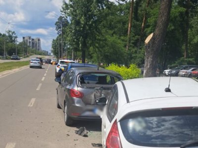 Моторошна автротроща: в Киеве водитель разбил четыре автомобиля, - ФОТО