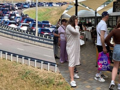 Туристический сезон – сорван: на выезде через Крымский мост образовалась пробка из более чем 900 авто