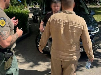 Элитный автомобиль и 44,5 тысячи долларов за закрытие дела: в прокуратуре Кировоградской области раскрыта схема