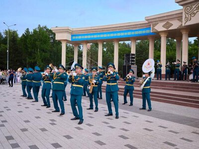 Оркестр Нацгвардии поздравил полицейских с профессиональным праздником