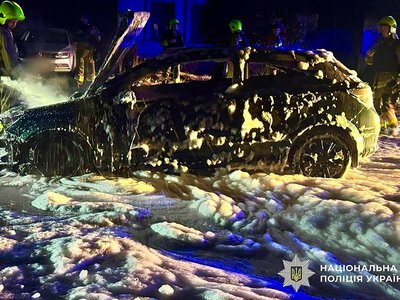 Подожгли авто военного и снимали преступление на видео: в Николаеве задержали подозреваемых