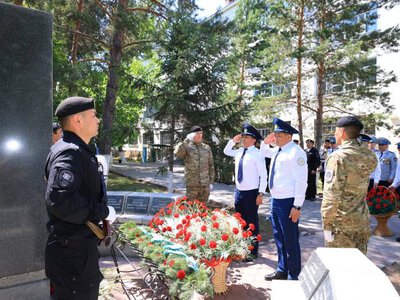 Служба, память и честь: в Карагандинской области наградили сотрудников полиции