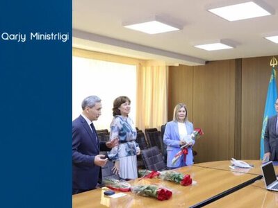 В Министерстве финансов состоялась торжественная церемония награждения государственных служащих, приуроченная ко Дню государственного служащего