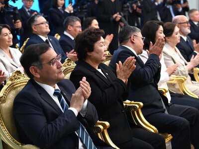 Глава государства выразил благодарность медицинским работникам за активное участие в общенациональном референдуме 