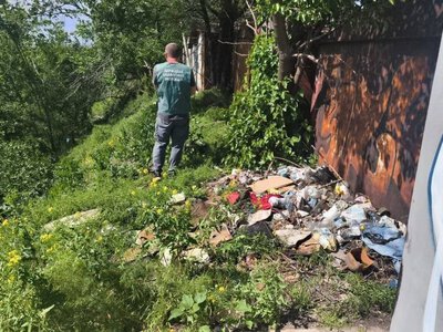У Космічному районі Запоріжжя виявили два осередки засмічення біля гаражів