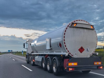  24 тонны спирта пытались вывезти из Казахстана под видом яблочного уксуса 