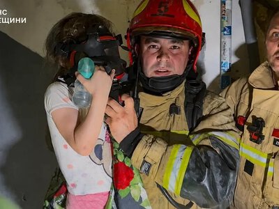 Пожар в одесском общежитии: спасли семерых человек, среди них дети (фото, видео)