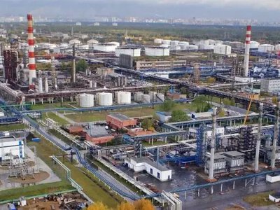 Пораженный украинскими дронами FP-1 московский НПЗ не будет функционировать минимум полгода - СМИ
