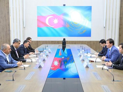 Аким Актюбинской области Асхат Шахаров встретился с делегацией Азербайджанской Республики