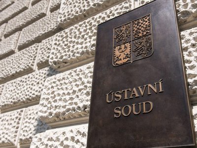 Конституційний суд Чехії зобов’язав уряд пустити президента на саміт НАТО