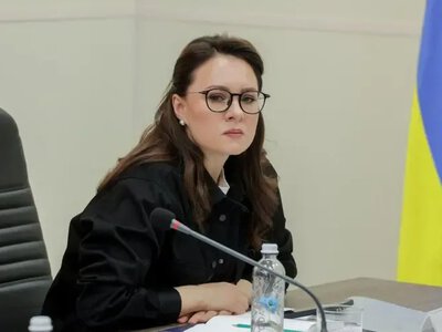 Правительство распределило 6,6 млрд грн на повышенные зарплаты педагогам и социальным работникам - Свириденко