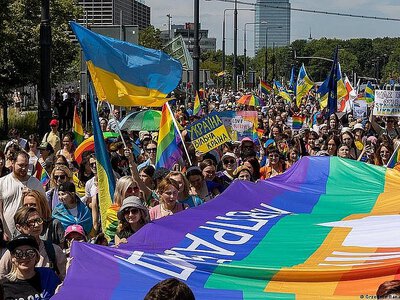 В Киеве на акции против ЛГБТ показывали нацистское приветствие: Израиль возмущен