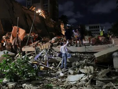 В Венесуэле после землетрясений ввели чрезвычайное положение, в Каракасе закрыли аэропорт и ищут людей под завалами
