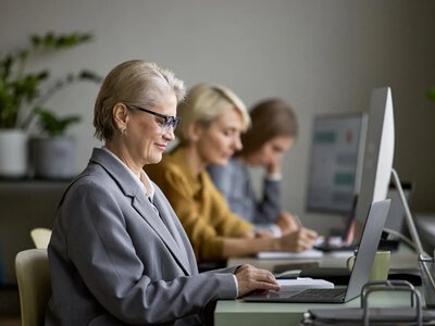 Работа в 50+: каких специалистов не хватает и кого ищут работодатели