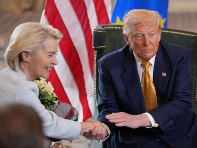 ЕС поставил точку в торговом соглашении с США, но оставил себе страховку