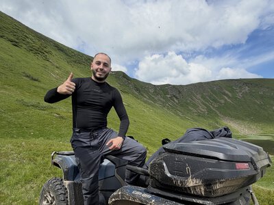 Известный блогер оскандалился из-за фото из Карпат: что он сделал