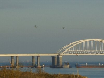 Топливный кризис: у моста через Керченский пролив скопилось около трех тысяч авто