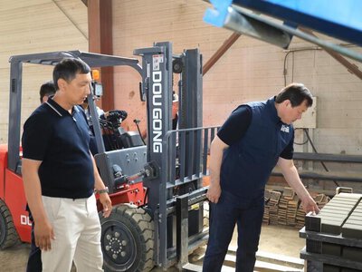 В Алге открылся новый цех по производству тротуарной плитки