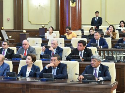В парламенте Казахстана состоялось последнее заседание мажилиса