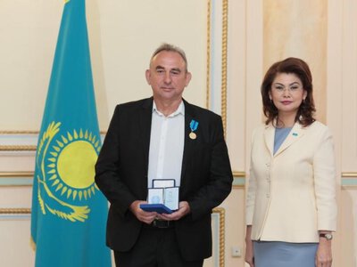  Работников отечественных СМИ наградили от имени Президента в Алматы 