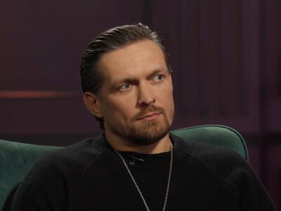 Олександр Усик відмовляється від усіх своїх чемпіонських поясів