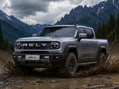Дизельный гибрид: Chery выпустила нетипичный рамный пикап в стиле Ford Bronco (фото)