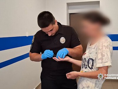 «Наказала» рукояткой топора: в Одесской области женщину подозревают в пытках 5-летнего сына