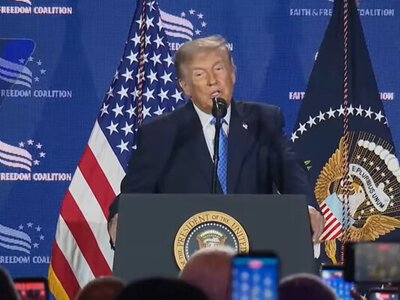 Трамп назвал демократов безбожными коммунистами и обозначил стратегию на промежуточные выборы