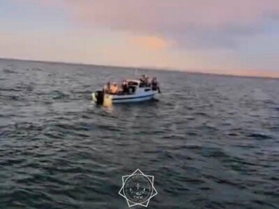  Катер с туристами заглох на озере Алаколь 