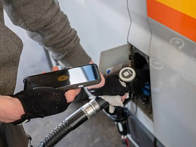 3 приложения, которые помогут найти самое дешевое топливо по дороге. Фото