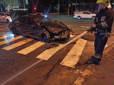 У Запоріжжі зіткнулися два автомобілі, є травмований