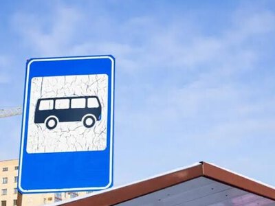  В центре Херсона дрон ударил по остановке, пострадал мужчина 