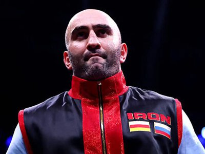 Один из титулов Усика могут отдать россиянину