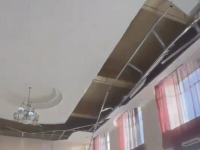  Часть потолка рухнула на старом вокзале Астаны 