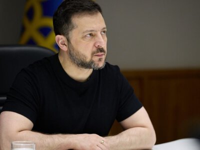  Зеленский ко Дню Конституции отметил наградами деятелей культуры, спорта и власти 