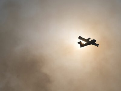  Во Франции разбился самолет с инструкторами и новичками-парашютистами 