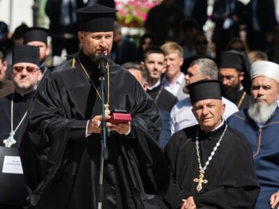 Молились за мир и восстановление Украины: в День Конституции в Киеве состоялась межконфессиональная молитва