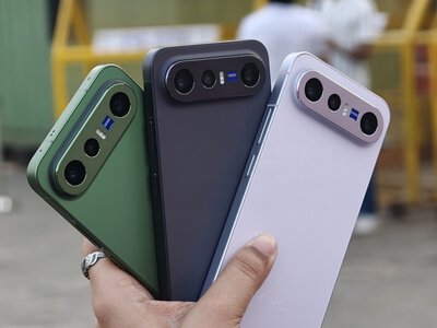 Компактный смартфон с характеристиками флагмана: какую модель рекомендует эксперт (фото)