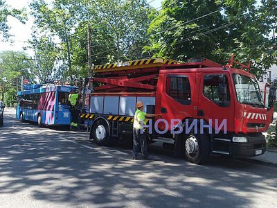 В центре Николаева произошел обрыв контактной сети: движение троллейбусов остановлено
