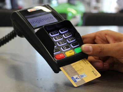 Из-за жары и проблем со светом в работе Ощадбанка произошел масштабный сбой